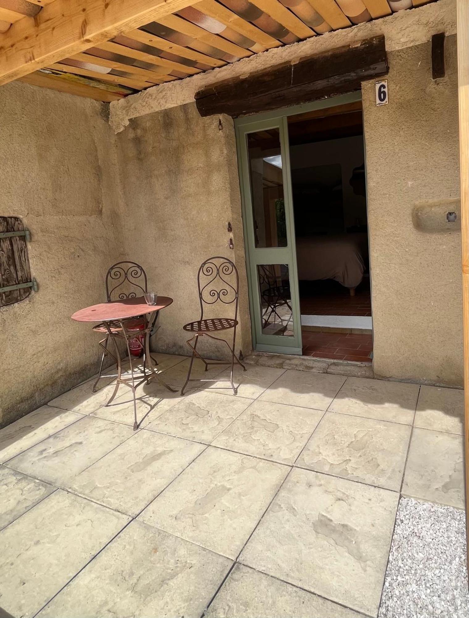Les Ricoux Apartment